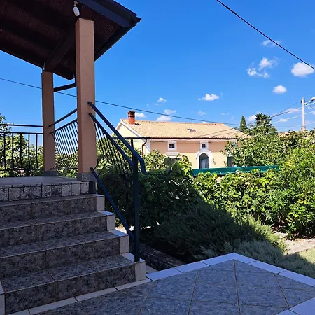 Tijana Mit Pool Und Meerblick בית נופש אומיסאליי